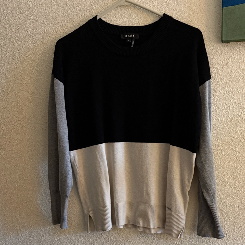 DKNY Bundle — Bra 36C and Medium Sweater